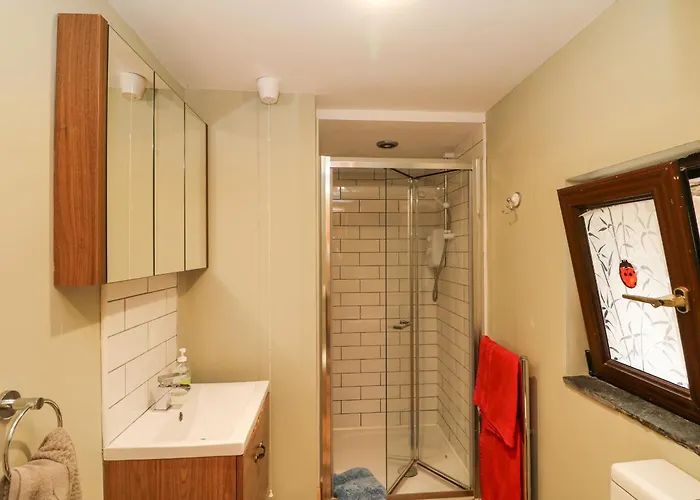 Swallow's Nest Greenfield Cross Roads